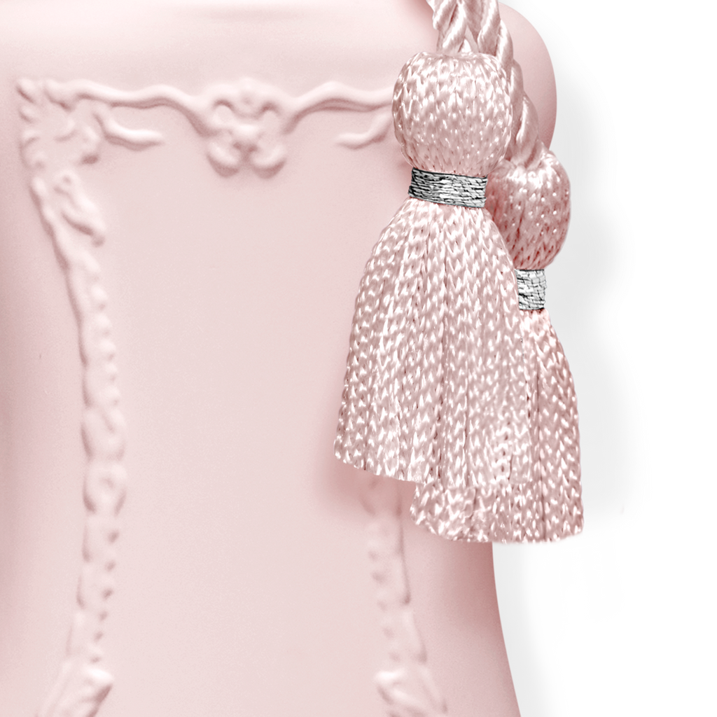 Parfums de Marly Delina 1 Oz bottle detail
