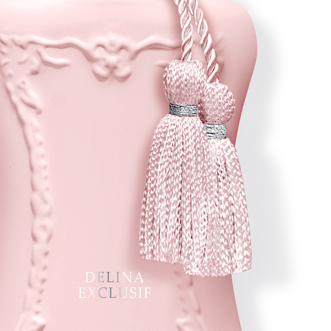 Parfums de Marly Delina Exclusif 2.5 Oz bottle detail